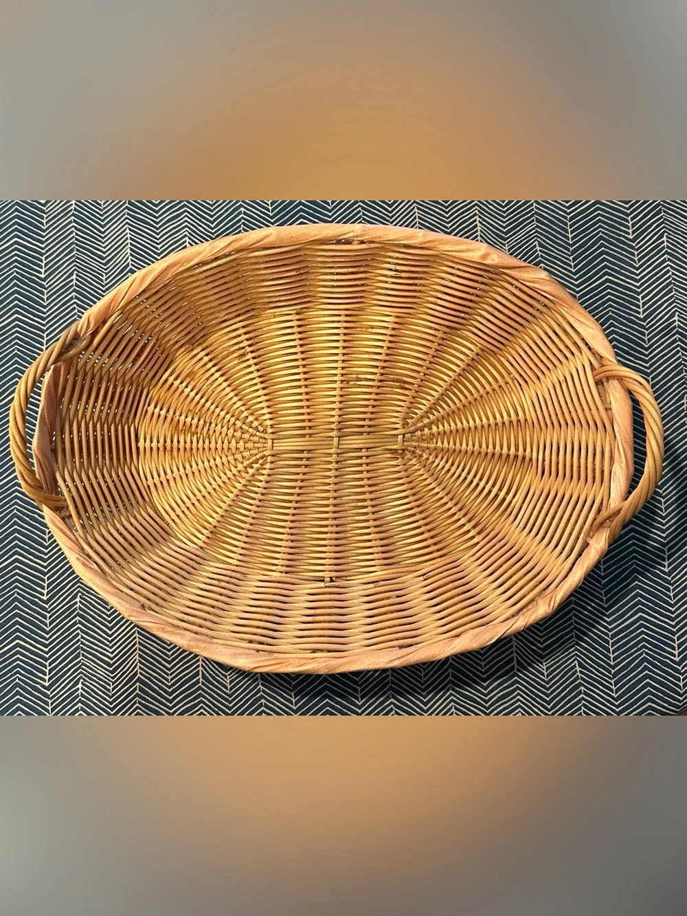 Oval basket • ribbon top edge • handles